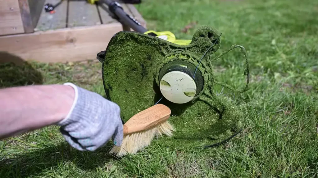 limpando o aparador de grama